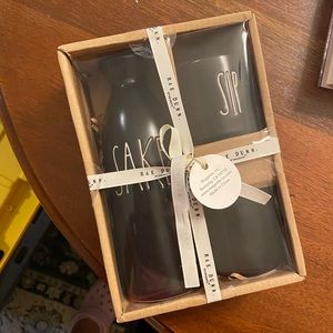 Rae Dunn Sake set